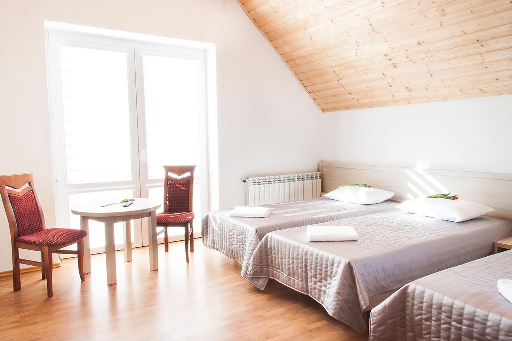 Noclegi Sebastian W Centrum Ustrzyki Dolne Zimmer foto